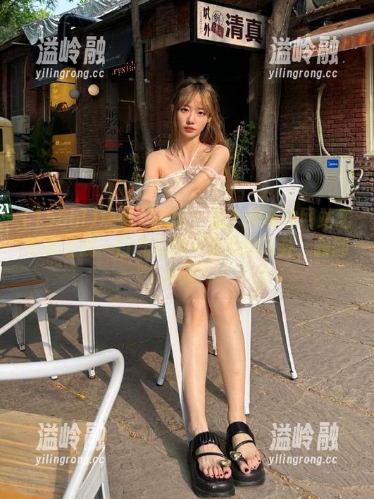 观看155hl：这个神奇的网站居然能让我一口气吃掉一整天的八卦，嗨翻天啊！
