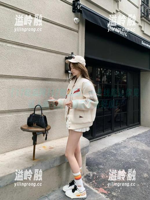17吃瓜网 17吃瓜网:一条线路让你见证人间百态,别忘了备好瓜!