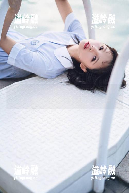 下载ncyy51.com，短暂的快乐，缓解我对现实生活的厌倦呢～