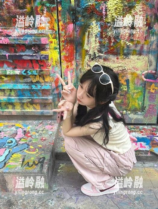 打开91吃瓜，下载黑料清单，保准你一边吃零食一边尖叫！
