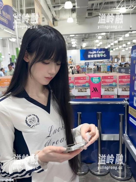网站更新轻松一刻，98吃瓜告诉我今天又有什么八卦可以爽了！