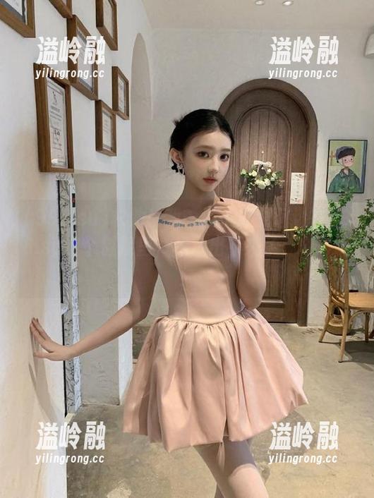 求助！我一不小心就沉迷在998.su这个链接里，根本出不来了，救命啊！