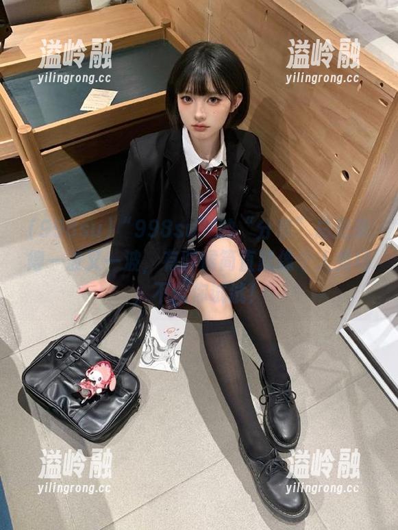 “998su”的“分享”总是来得一波又一波，有时候简直就像个人秀场，不信你试试！