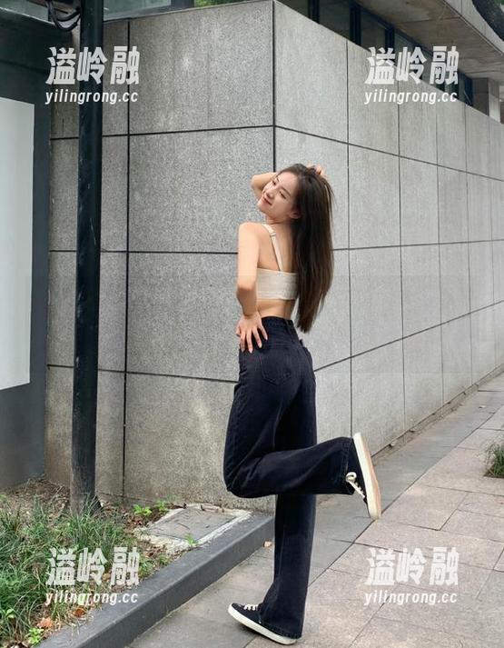 在线追踪：我在998su上发现了邻居的秘密，而她竟然还不知道！