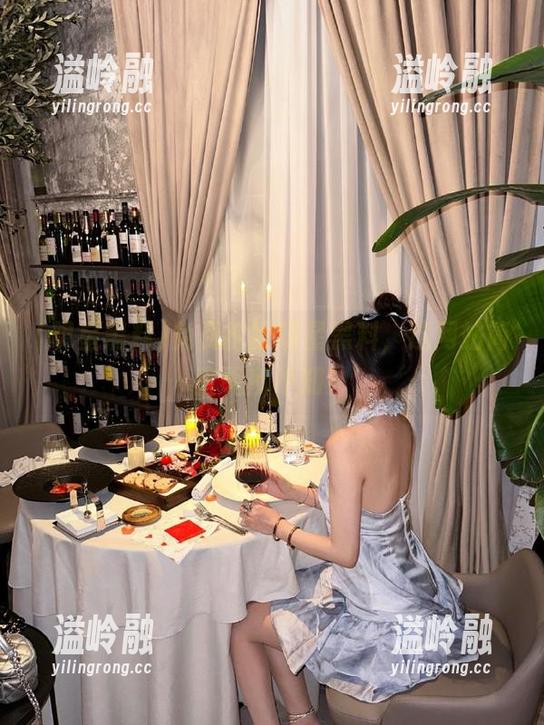 免费挖掘明星黑料，这网站简直无所不知！