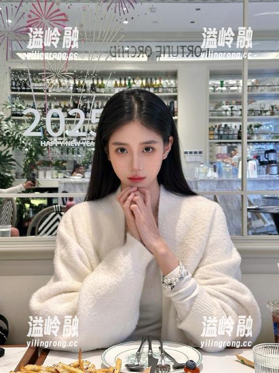 苹果版黑料女神攻略：边吃瓜边想，真是搬起石头砸自己的脚啊！